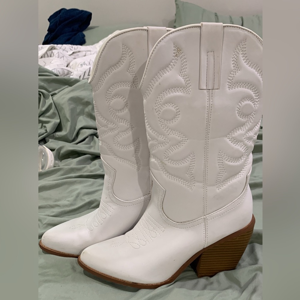 White Western-Style Women's Boots